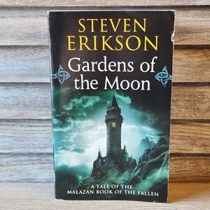 🔥 Malazan Steven Erikson Gardens Of The Moon Paperback Book